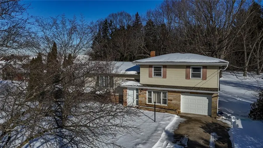 3475 Heckman Nw Street, Uniontown, OH 44685 - Image #2