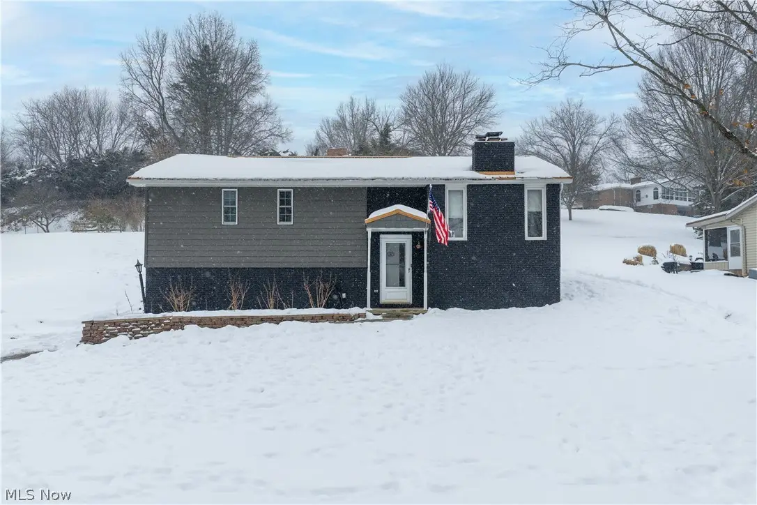 415 Springbrook Sw Drive, New Philadelphia, OH 44663 - Image #1