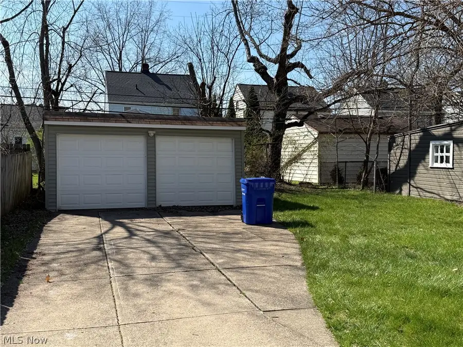 2316 Scholl Road, University Heights, OH 44118 - #3