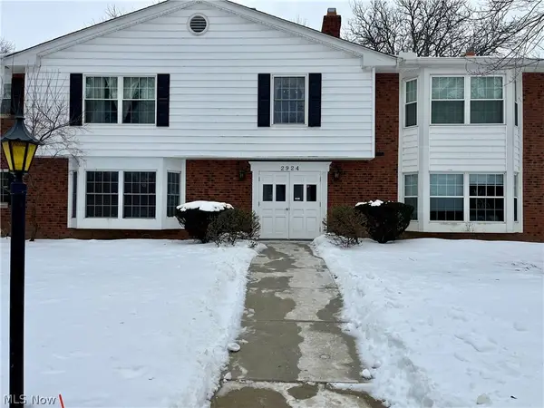 2924 Pease Drive #114, Rocky River, OH 44116
