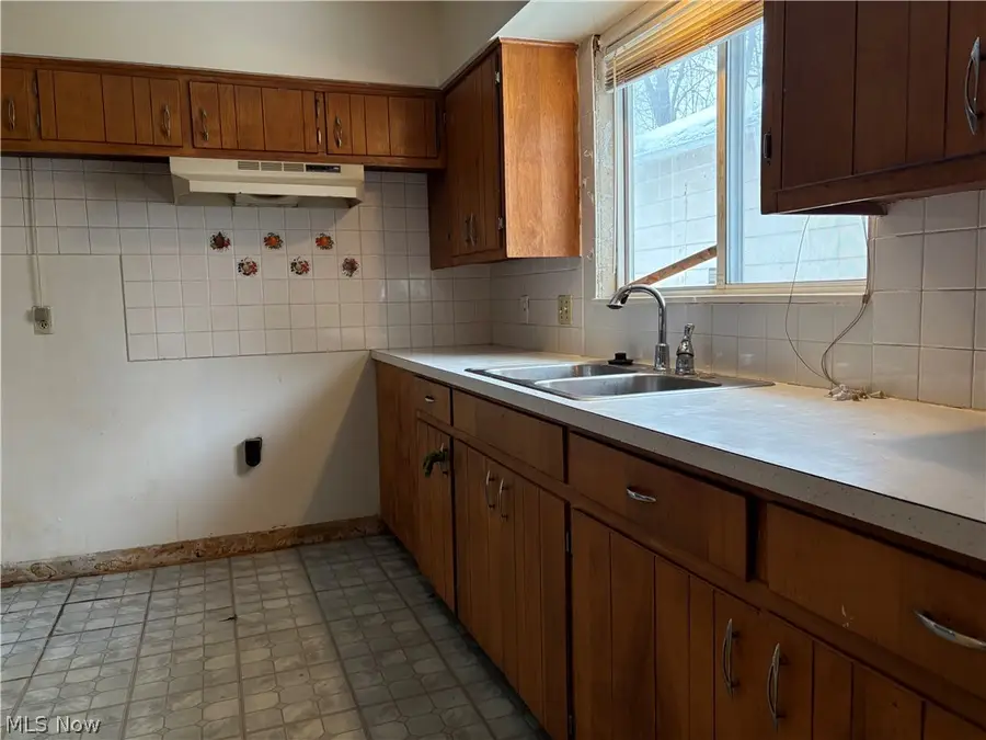 1628 Merrill Avenue, Akron, OH 44306 - Image #3