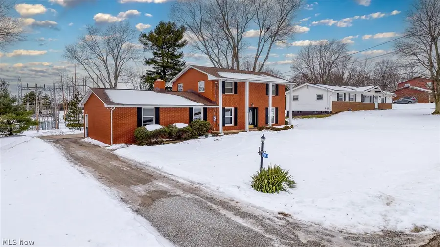 2353 Longlynn Sw Street, Massillon, OH 44646 - #3