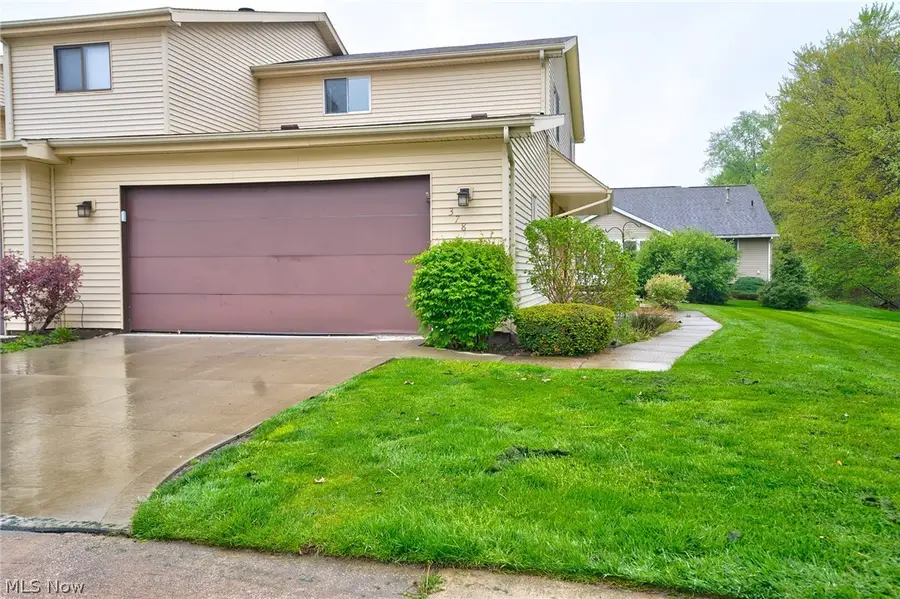378 Deepwood Drive, Wadsworth, OH 44281 - #2