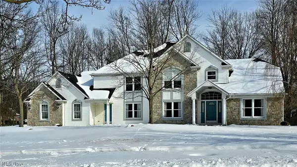 371 Nantucket Drive, Avon Lake, OH 44012