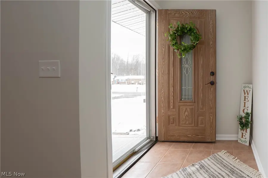 8541 E Wadora Nw Circle, North Canton, OH 44720 - Image #2