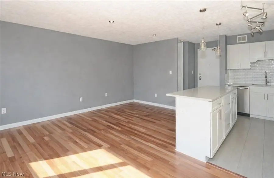 12520 Edgewater Drive #809, Lakewood, OH 44107 - Image #3