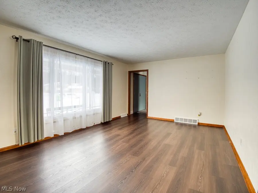 32625 Surrey Lane, Avon Lake, OH 44012 - Image #2