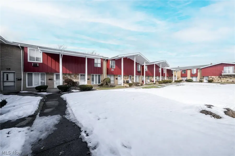 27701 Mills Avenue #2G, Euclid, OH 44132 - #3