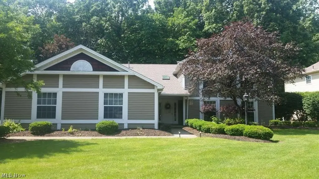 1327 Fox Run Drive, Youngstown, OH 44512 - Image #1