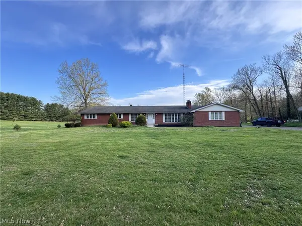 8615 Eberhart Ne Road, Dover, OH 44622
