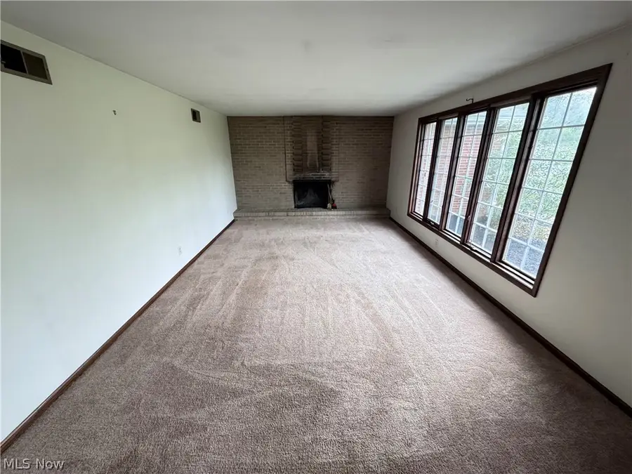 8615 Eberhart Ne Road, Dover, OH 44622 - #2