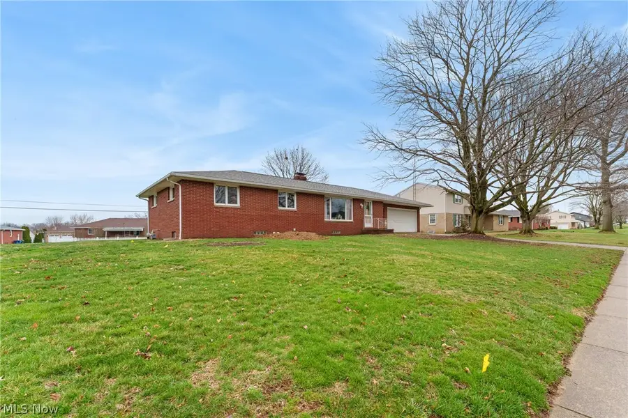 1709 Edmar Street, Louisville, OH 44641 - #3