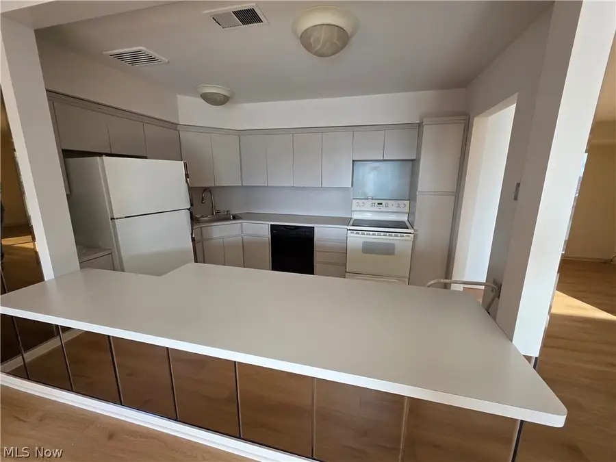 2202 Acacia Park Drive #2612, Lyndhurst, OH 44124 - #3