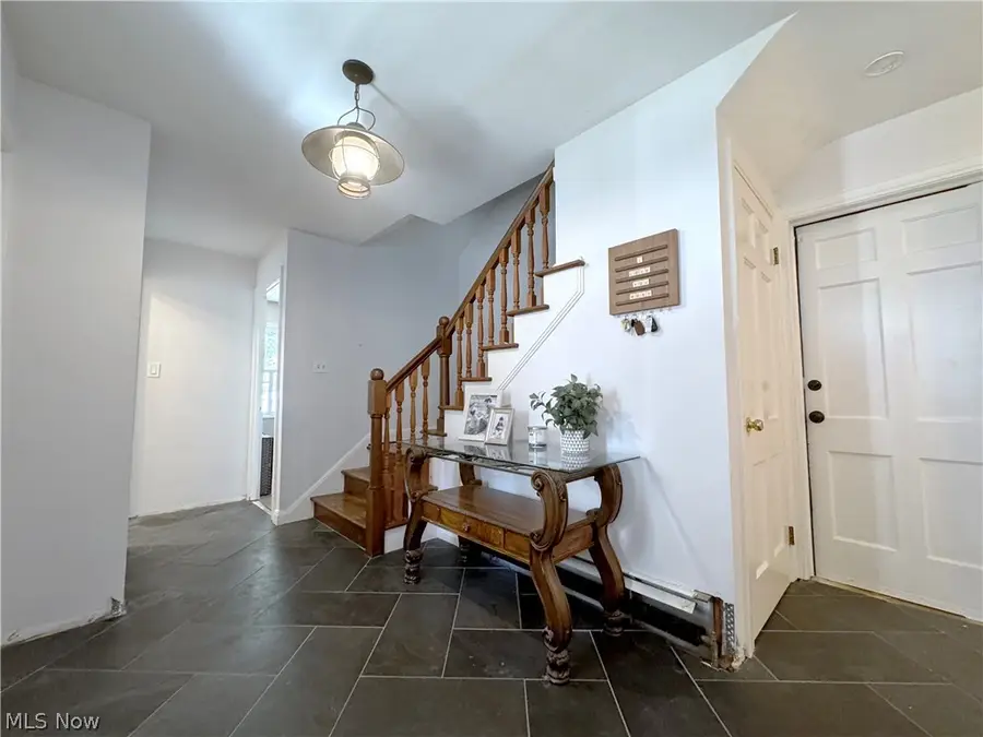 1333 Clearview Road, Lyndhurst, OH 44124 - #3