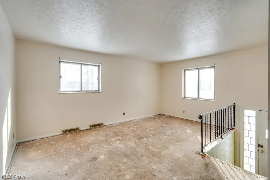 697 Ocean Avenue, Akron, OH 44310 - #2