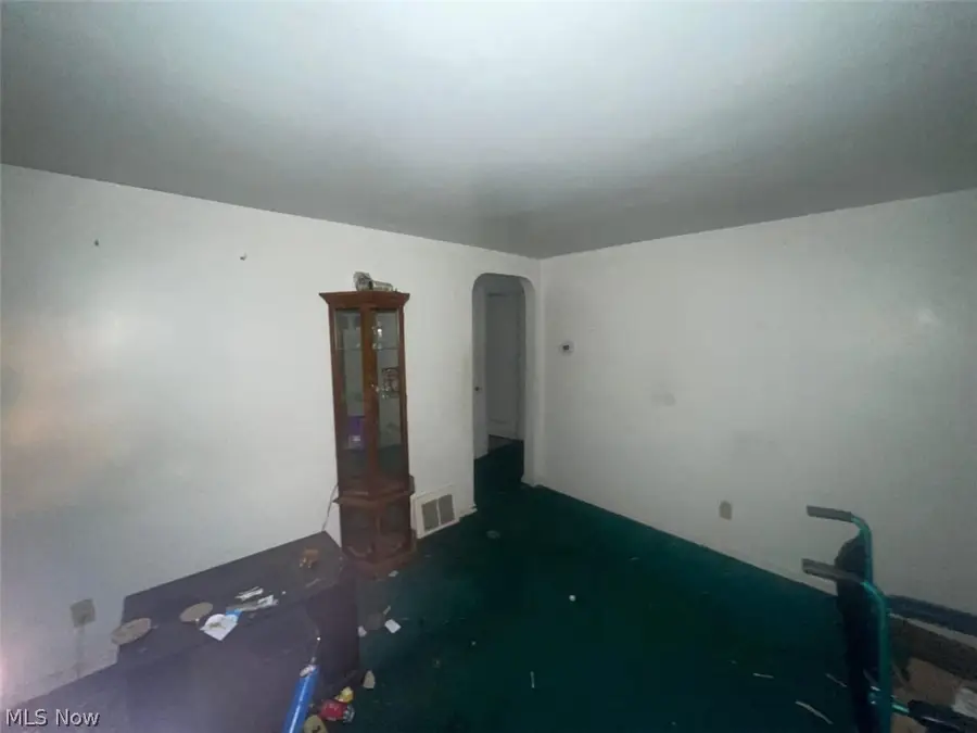 1049 Mckinley Ne Street, Warren, OH 44483 - #3