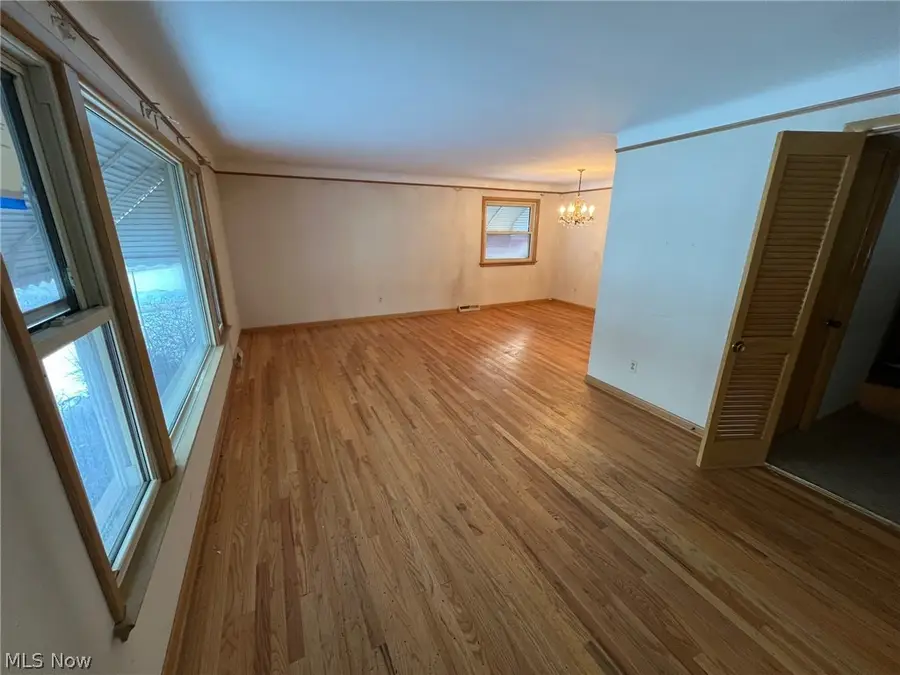 4440 Hillcroft Drive, Warrensville Heights, OH 44128 - #3