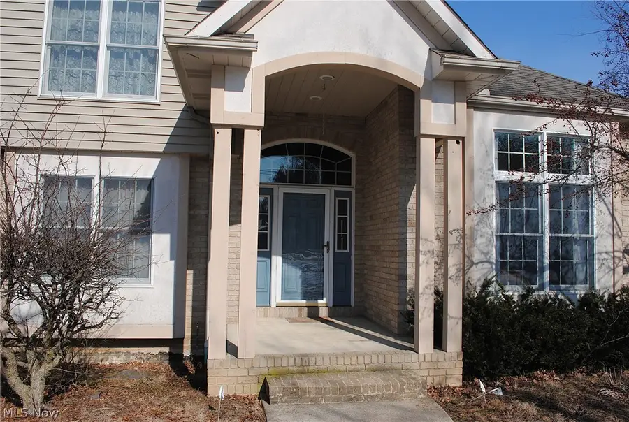 705 Willow Creek Drive, Amherst, OH 44001 - #3