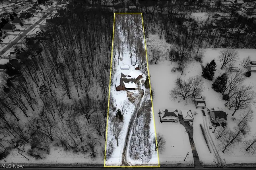 9677 Lindbergh Boulevard, Olmsted Falls, OH 44138 - #2