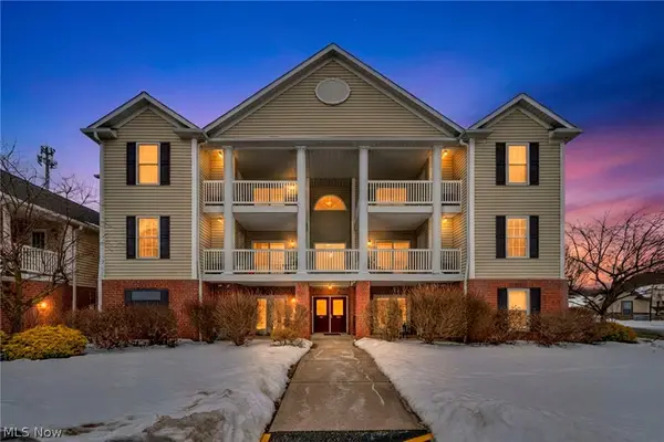 1259 SW Lauren Crest Sw Street, Hartville, OH 44632