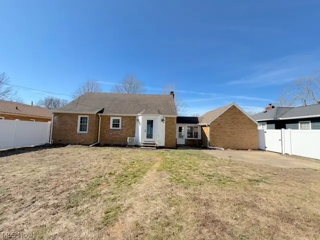 913 Oak Nw Street, New Philadelphia, OH 44663 - #2