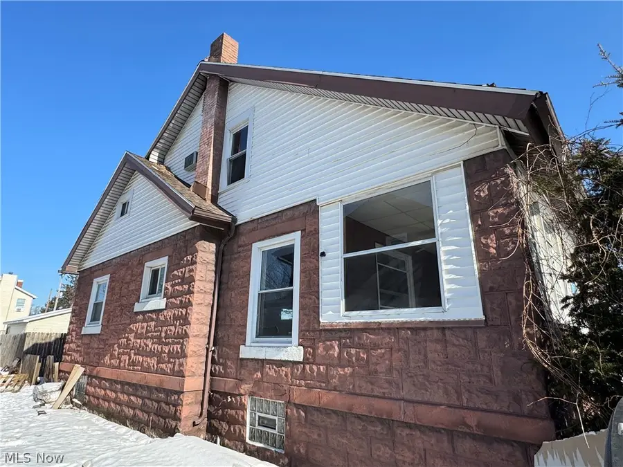 27 Wilson Avenue, Niles, OH 44446 - #3