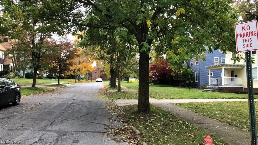 952 Oxford Road, Cleveland Heights, OH 44121 - #3