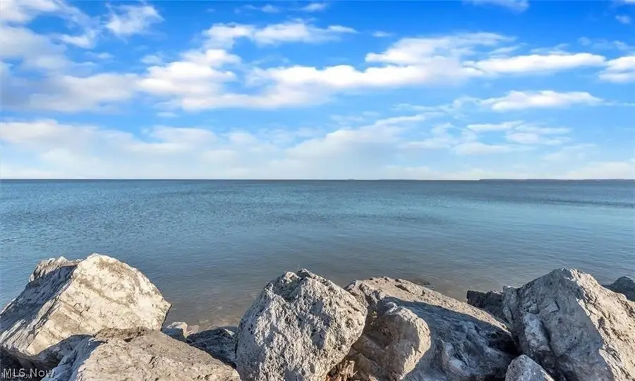 711 W Lakeshore Drive, Port Clinton, OH 43452 - #2