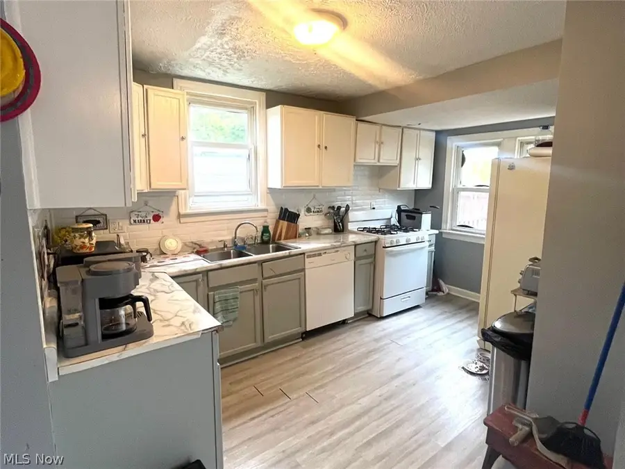 317 Illinois Avenue, Lorain, OH 44052 - #2