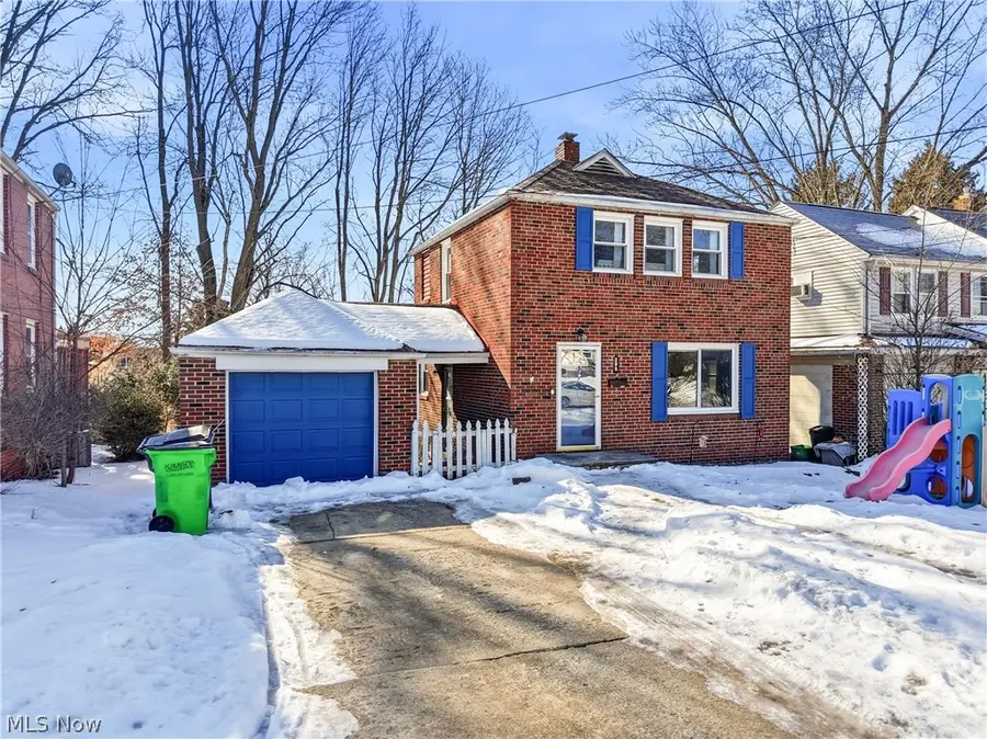 298 E Ford Avenue, Barberton, OH 44203 - #2