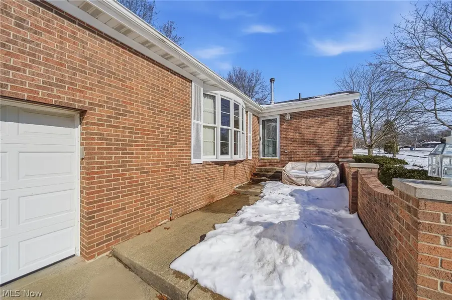 687 Lockwood Road, Barberton, OH 44203 - #2