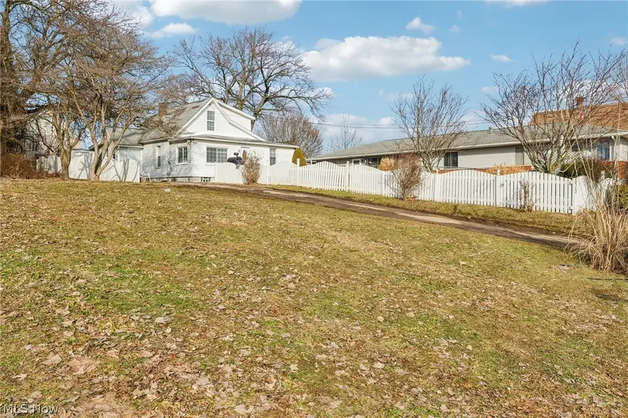 575 Flora Avenue, Akron, OH 44314 - #2