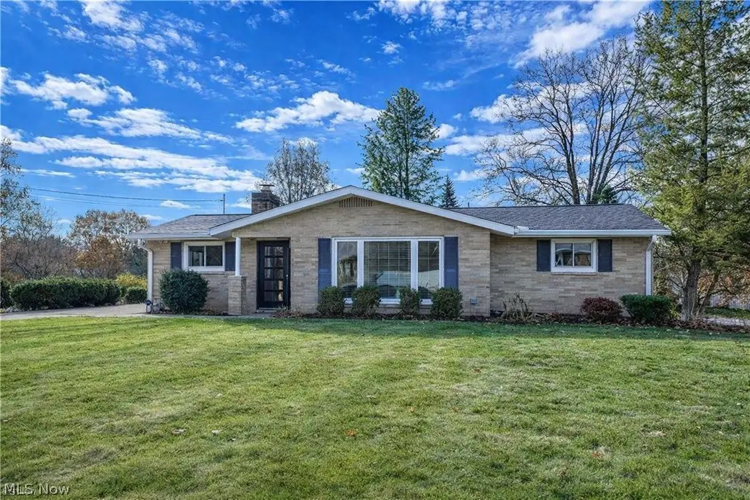 5650 Comanche Nw Street, North Canton, OH 44720 - #1