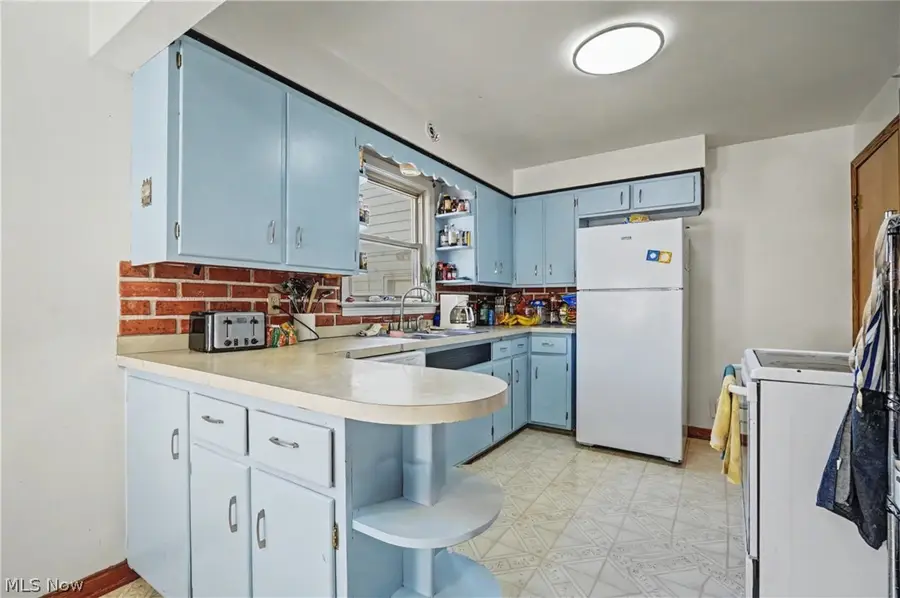 97 Rosary Drive, Campbell, OH 44405 - #3