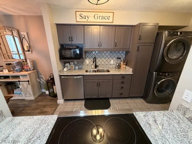 3159 Ivy Hill Circle #B, Cortland, OH 44410 - #2