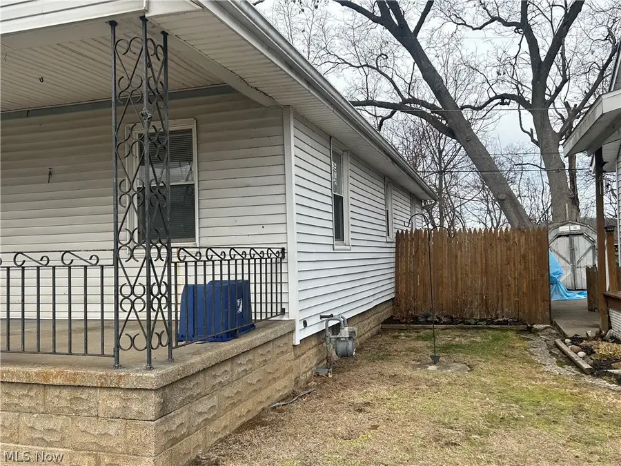 828 Grandview Avenue, Coshocton, OH 43812 - #2