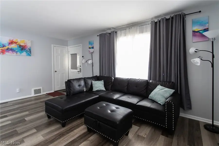 12307 Shady Oak Boulevard, Garfield Heights, OH 44125 - #2