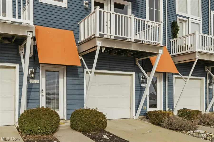 323 Arizona Avenue, Lorain, OH 44052 - #2