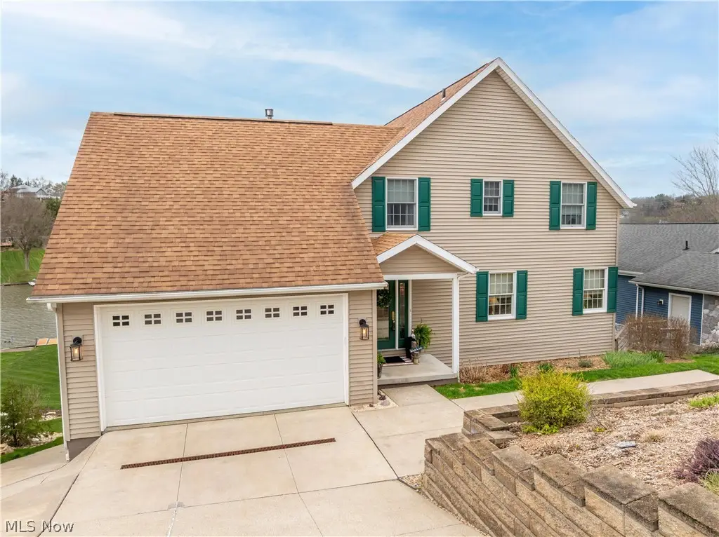 376 E Mohawk Drive, Malvern, OH 44644 - #1