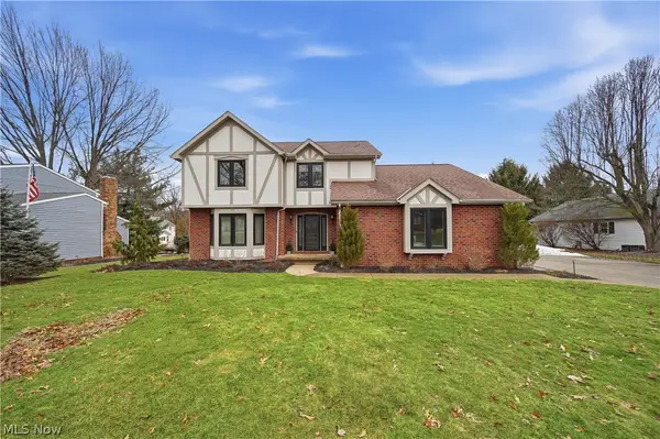 2013 Dornoch Drive, Uniontown, OH 44685