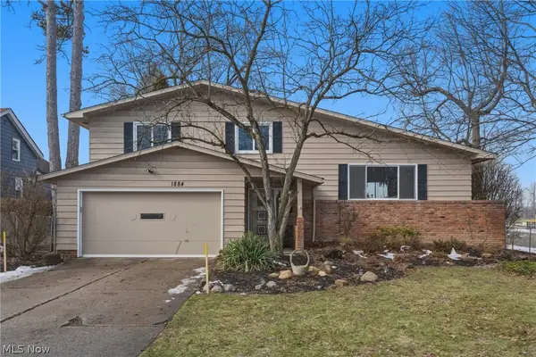 1884 Brainard Road, Lyndhurst, OH 44124