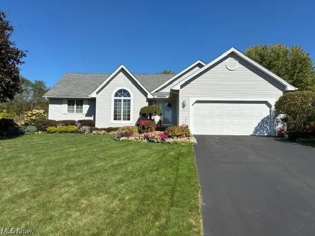 6581 Country Ridge Drive, Austintown, OH 44515 - #1