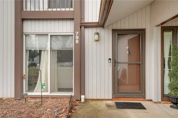 798 Pipes Court #1605, Northfield, OH 44067