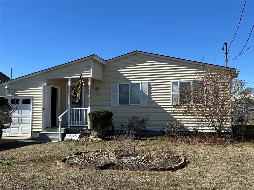 807 Carlise Street, Belpre, OH 45714 - #1