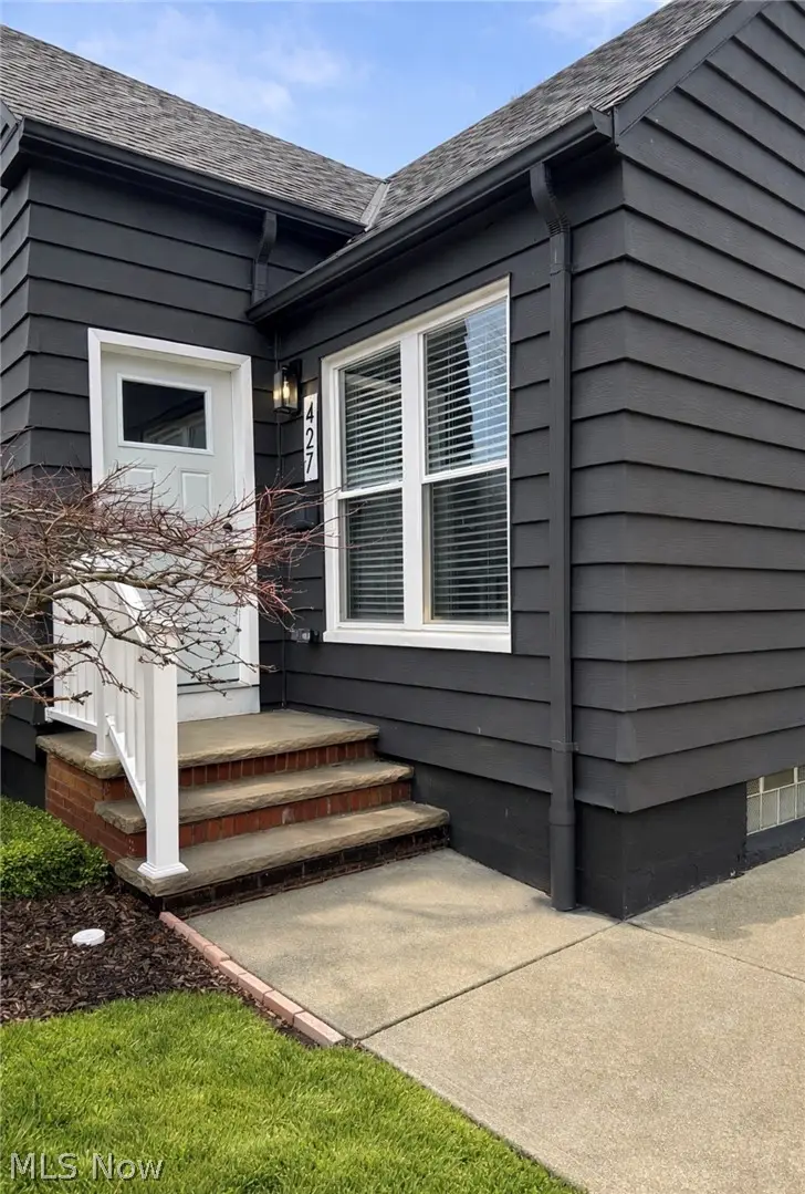 427 E 275 Street, Euclid, OH 44132 - #3