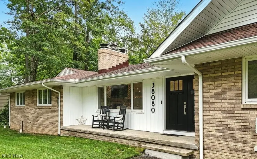 38080 Berkeley Avenue, Chagrin Falls, OH 44022 - #2