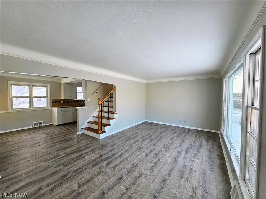 9516 Alexander Road, Cleveland, OH 44125 - #3