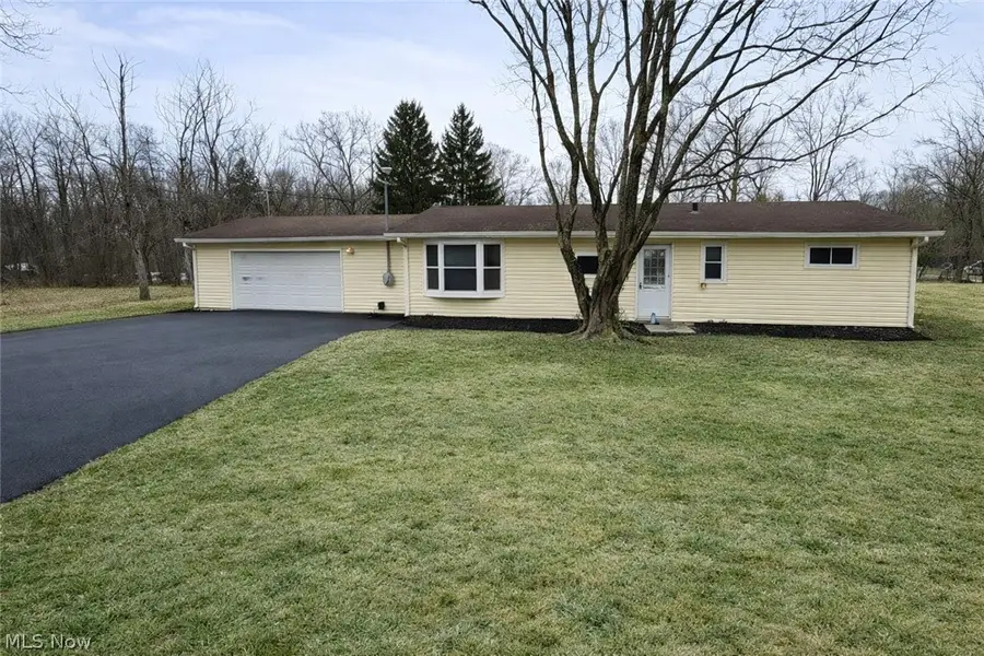 18832 Maplewood Lane, Chagrin Falls, OH 44023 - #2