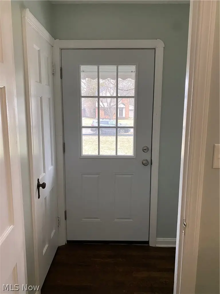 1547 Sunview Road, Lyndhurst, OH 44124 - #2