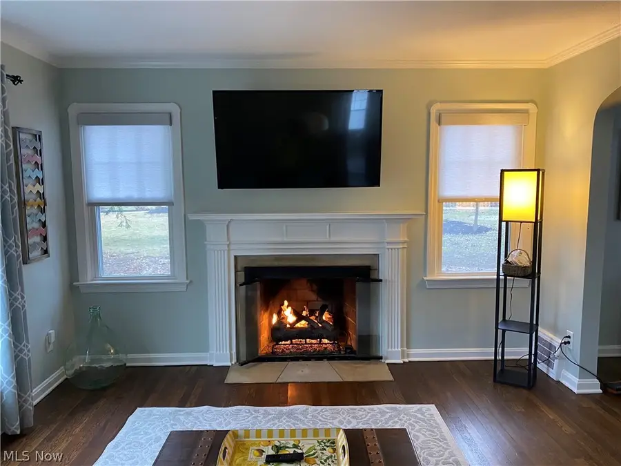 1547 Sunview Road, Lyndhurst, OH 44124 - #3